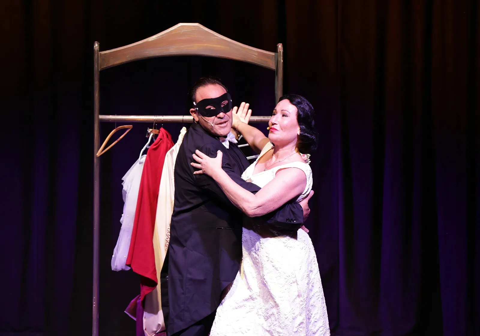 פוסטר ההצגה לילה – סיפורה של לילה מוראד