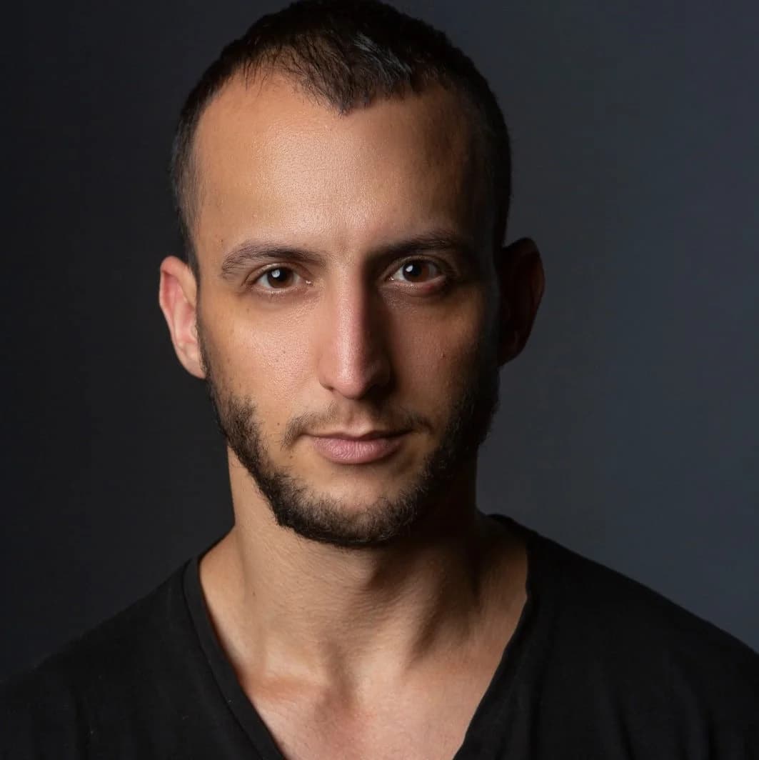 תום חודורוב