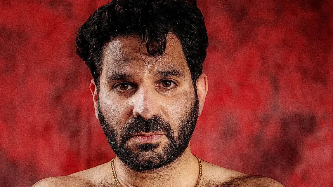 פוסטר ההצגה אני מכיר רק אחד שמתנהג ככה