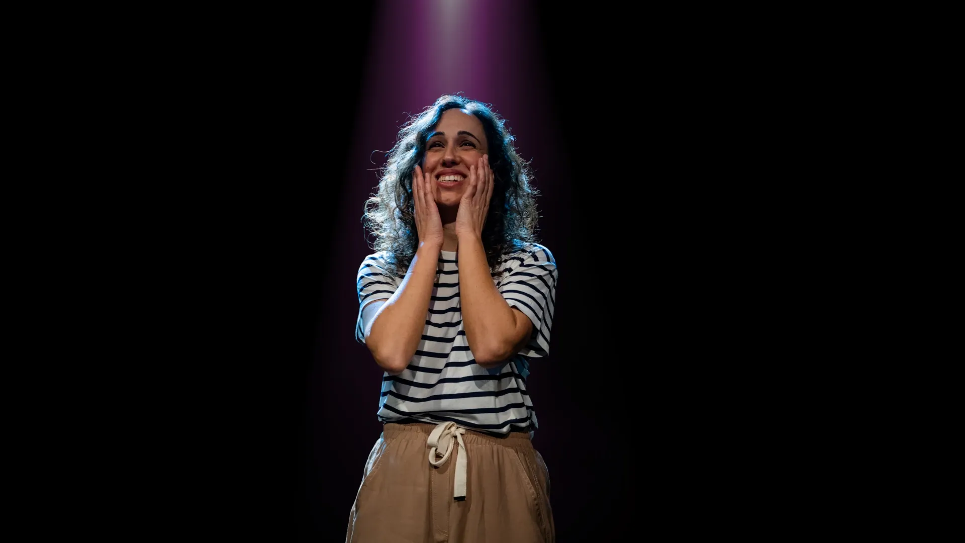 פוסטר ההצגה חיה להפליא