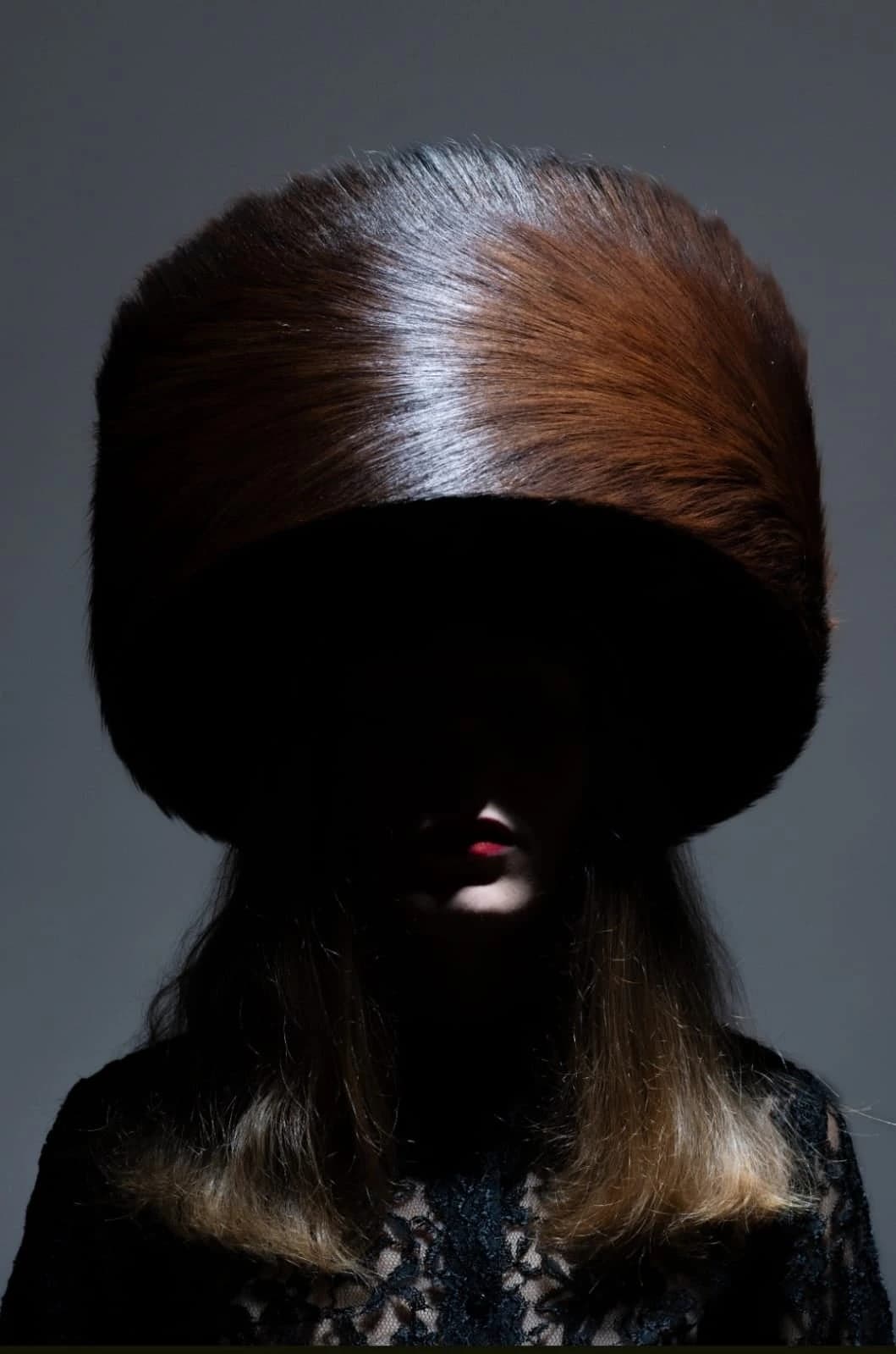 פוסטר ההצגה חי שחור ביער