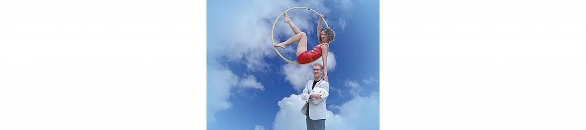 פוסטר ההצגה קסמים בשחקים