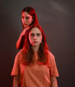 פוסטר ההצגה רוורס