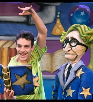 פוסטר ההצגה שוליית הקוסם
