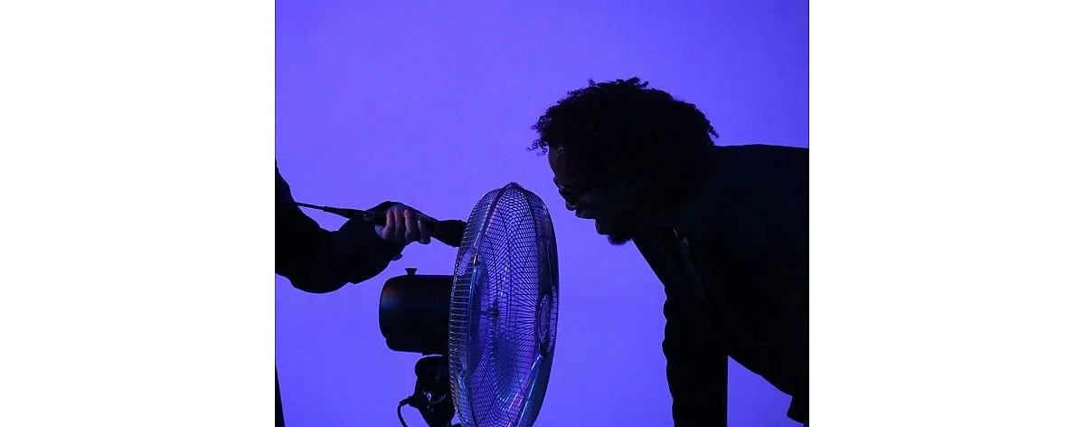 פוסטר ההצגה תהום